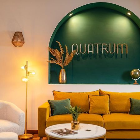 Quatrum Apartment Napels Buitenkant foto