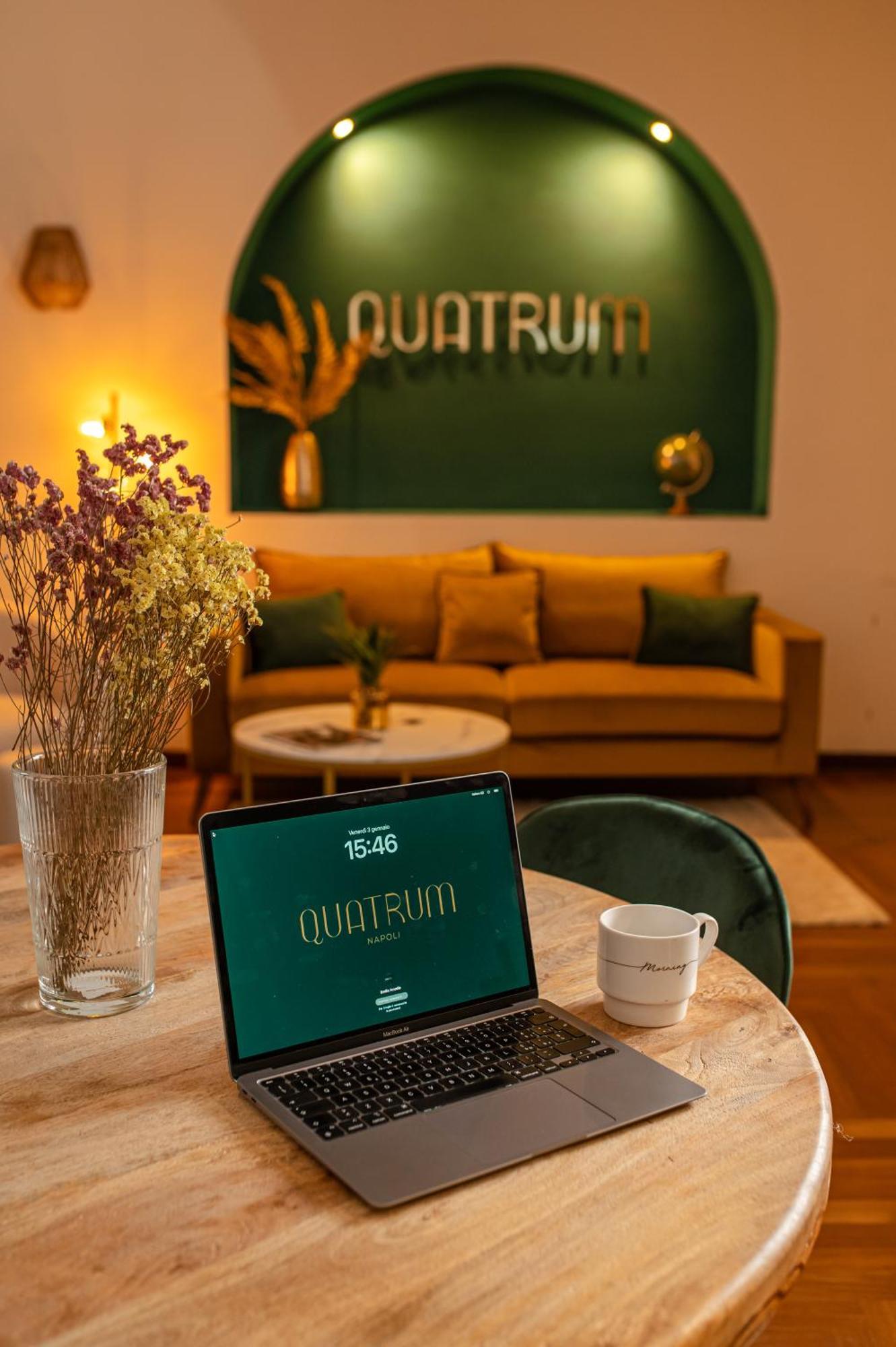 Quatrum Apartment Napels Buitenkant foto