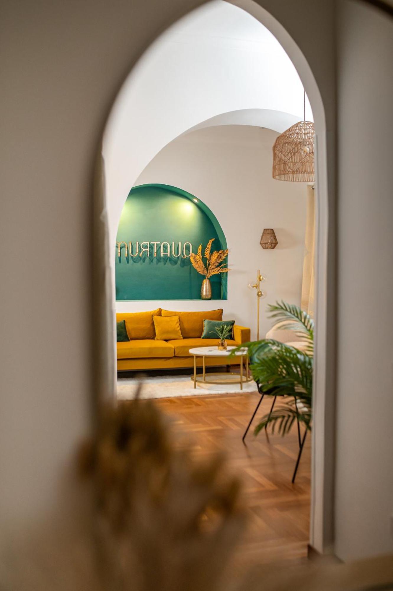 Quatrum Apartment Napels Buitenkant foto