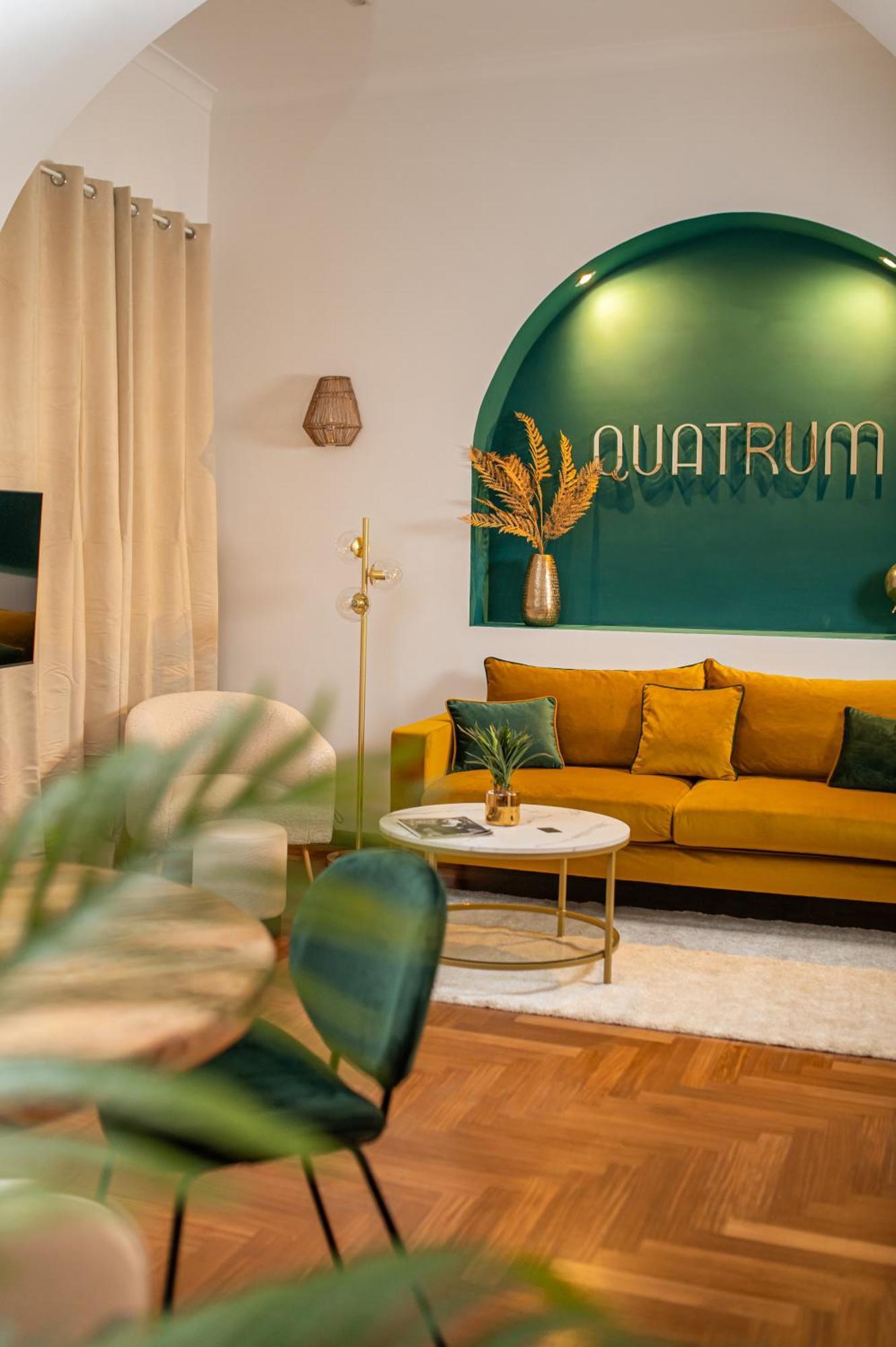Quatrum Apartment Napels Buitenkant foto