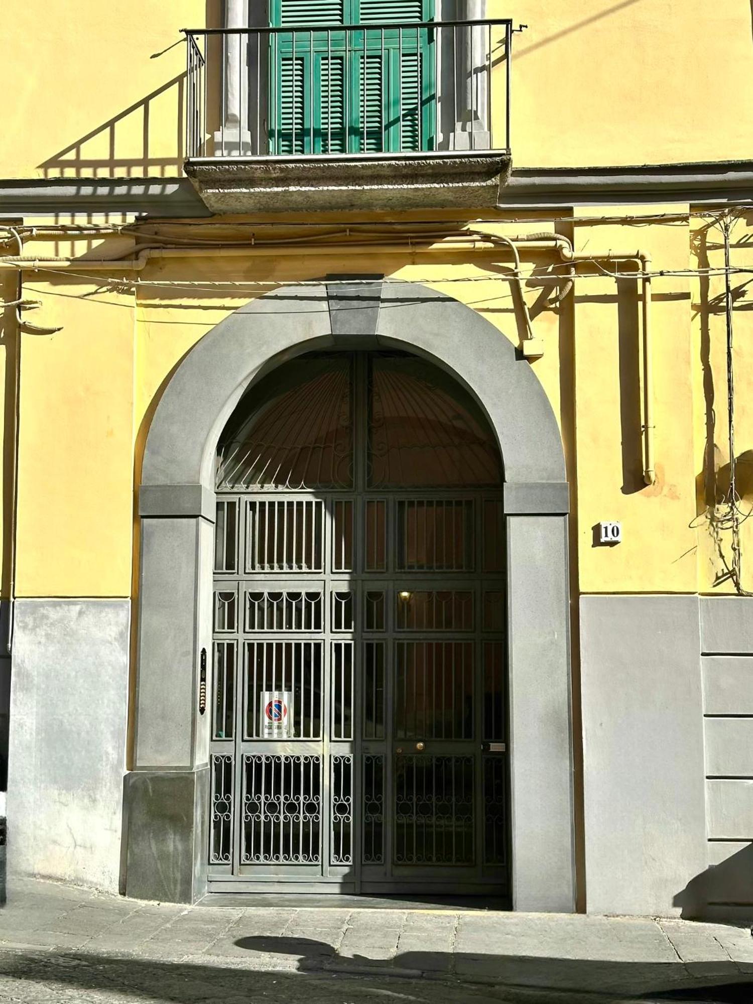 Quatrum Apartment Napels Buitenkant foto